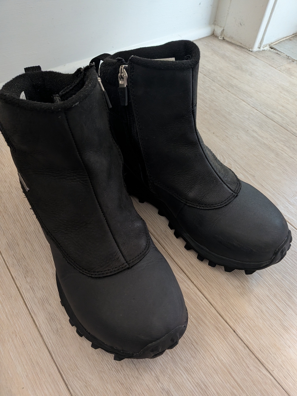Merrell Women's Black Winter Zip Snow Boots